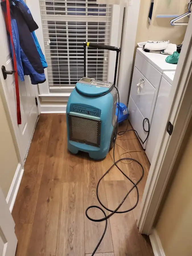 Commercial dehumidifier deployed for Crawl Space Restoration in Lakehills